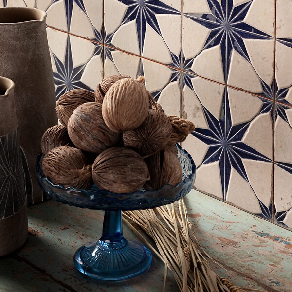 RO'MA NATURE - Carrelage Vintage effet Carreau ciment 3D Etoile Bleue et Fond Blanc 45x45x0,95 cm Sparta - Sol et mur intérieur (vendu par carton de 1 m²) - large