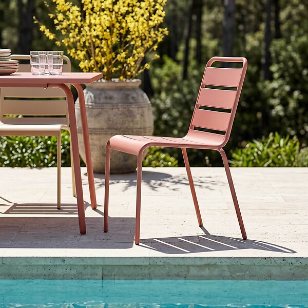 OVIALA - Ensemble table de jardin et 8 chaises en métal argile et ivoire - Palavas - large
