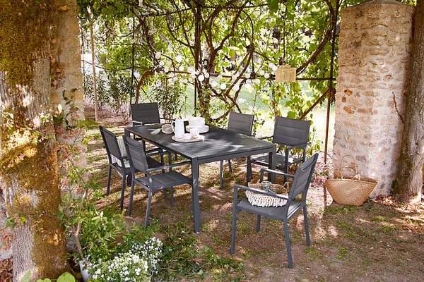 MODE DE VIE - Table de jardin Nikitha 2 - Aluminium - Gris anthracite - 8 personnes - large