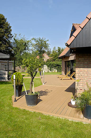 XYLTECH - Lame de terrasse composite - Teck - 240x14x2,5cm - large