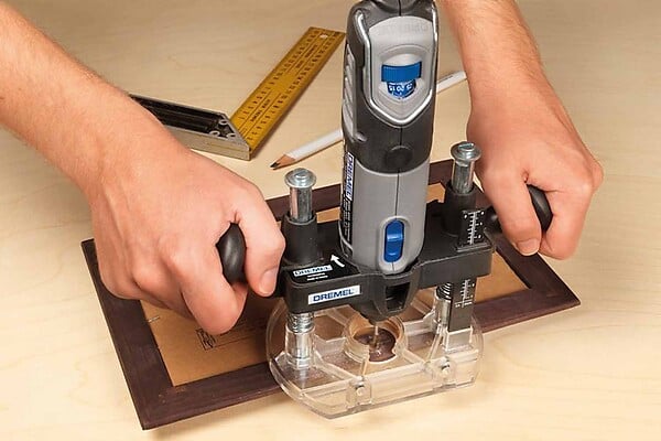 DREMEL - Adaptation défonceuse plongeante DREMEL '335' - large