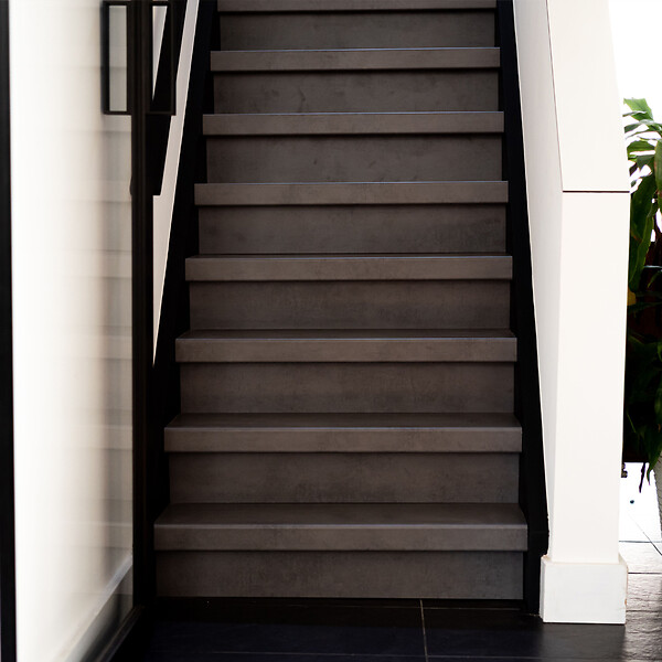 FORESTEA - Lot de 2 bandes de chant rénovation d'escalier stratifié dark grey 60 x 400 mm . - PEFC 70% - large